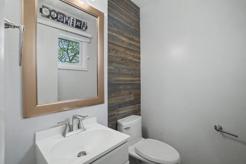 Tiny photo for 1935 Fairmeadows Court, Bettendorf, IA 52722 (MLS # 12620853)