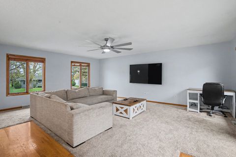 Tiny photo for 1935 Fairmeadows Court, Bettendorf, IA 52722 (MLS # 12620853)