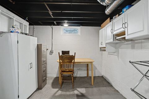 Tiny photo for 1935 Fairmeadows Court, Bettendorf, IA 52722 (MLS # 12620853)