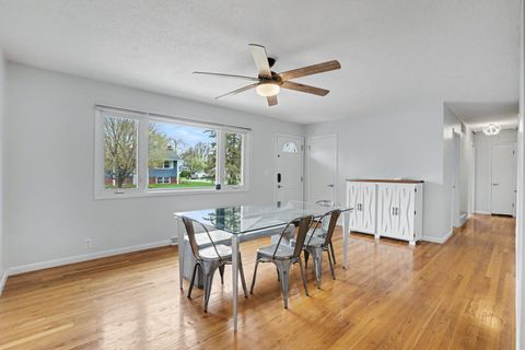 Tiny photo for 1935 Fairmeadows Court, Bettendorf, IA 52722 (MLS # 12620853)