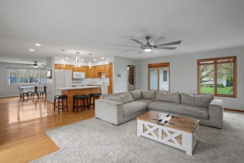 Tiny photo for 1935 Fairmeadows Court, Bettendorf, IA 52722 (MLS # 12620853)