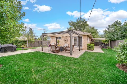 Tiny photo for 474 N Highview Avenue, Elmhurst, IL 60126 (MLS # 12463808)