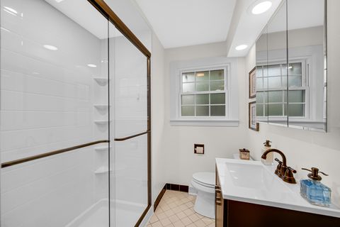 Tiny photo for 474 N Highview Avenue, Elmhurst, IL 60126 (MLS # 12463808)