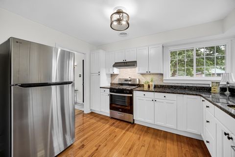 Tiny photo for 474 N Highview Avenue, Elmhurst, IL 60126 (MLS # 12463808)