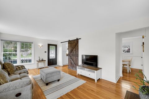 Tiny photo for 474 N Highview Avenue, Elmhurst, IL 60126 (MLS # 12463808)