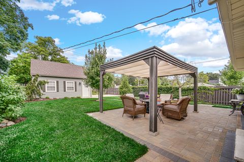 Tiny photo for 474 N Highview Avenue, Elmhurst, IL 60126 (MLS # 12463808)