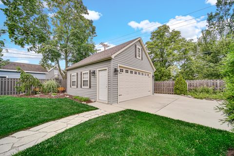 Tiny photo for 474 N Highview Avenue, Elmhurst, IL 60126 (MLS # 12463808)