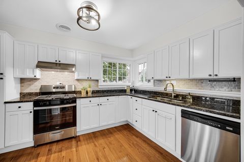 Tiny photo for 474 N Highview Avenue, Elmhurst, IL 60126 (MLS # 12463808)