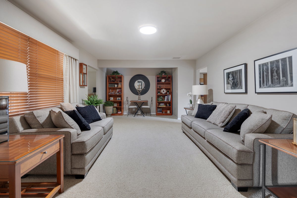 569 Northampton Circle
