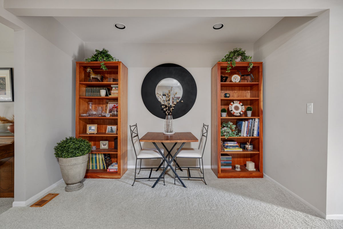 569 Northampton Circle