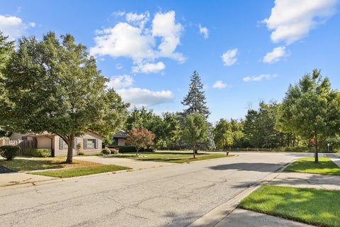 Tiny photo for 569 Northampton Circle, Elk Grove Village, IL 60007 (MLS # 12752439)