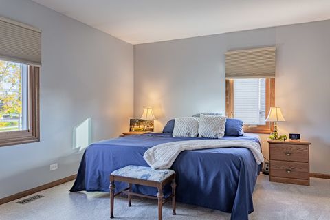 Tiny photo for 725 BISMARK Court, Elk Grove Village, IL 60007 (MLS # 12501066)