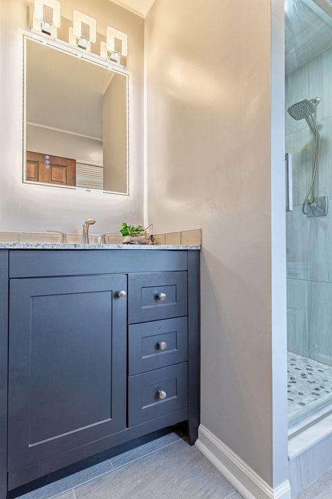 Tiny photo for 725 BISMARK Court, Elk Grove Village, IL 60007 (MLS # 12501066)