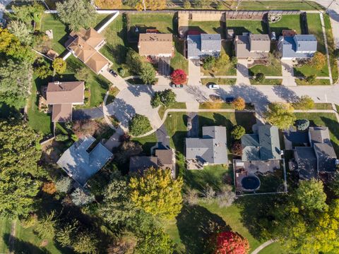 Tiny photo for 725 BISMARK Court, Elk Grove Village, IL 60007 (MLS # 12501066)