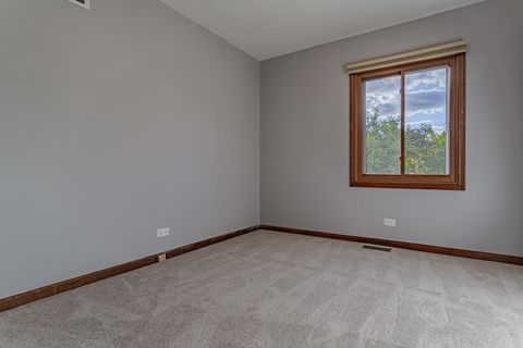 Tiny photo for 725 BISMARK Court, Elk Grove Village, IL 60007 (MLS # 12501066)