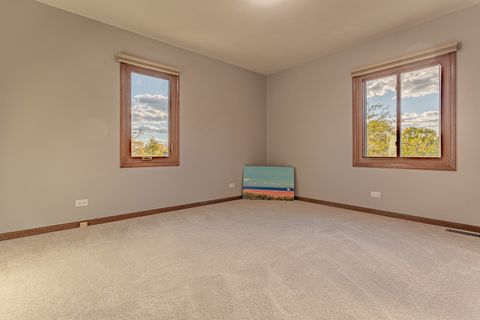 Tiny photo for 725 BISMARK Court, Elk Grove Village, IL 60007 (MLS # 12501066)