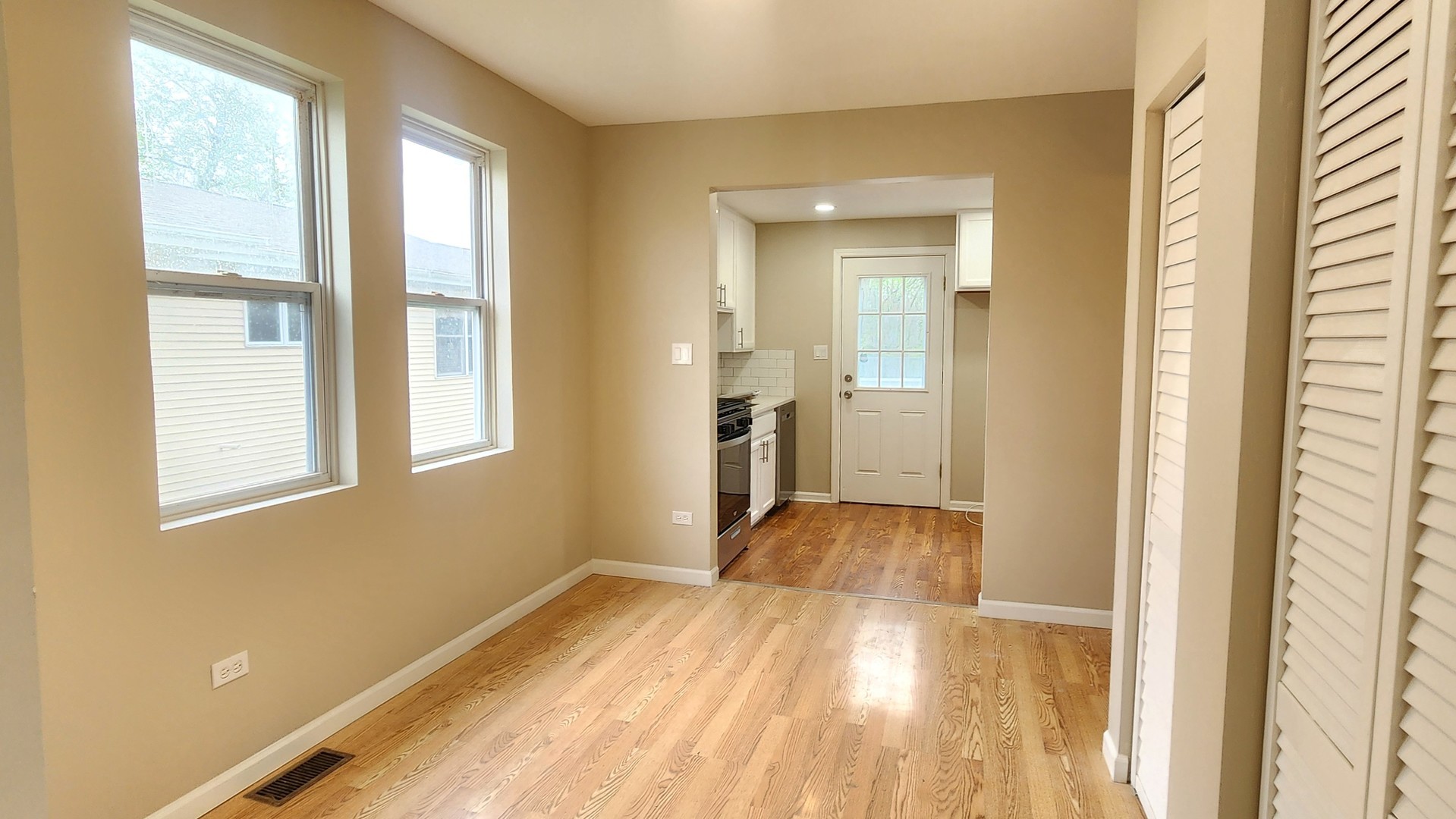 20 S LAKE Avenue