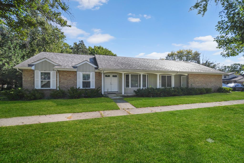 Photo for 837 Hamlin Avenue, Flossmoor, IL 60422 (MLS # 12475202)