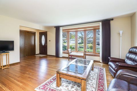 Tiny photo for 7213 Emerson Drive, Darien, IL 60561 (MLS # 12495349)