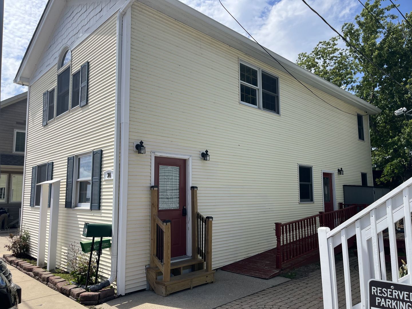 34 W Grand Avenue 102