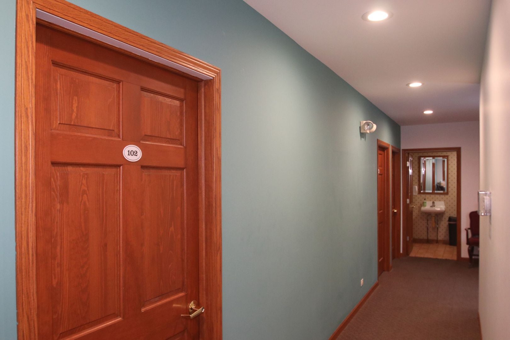 34 W Grand Avenue 102