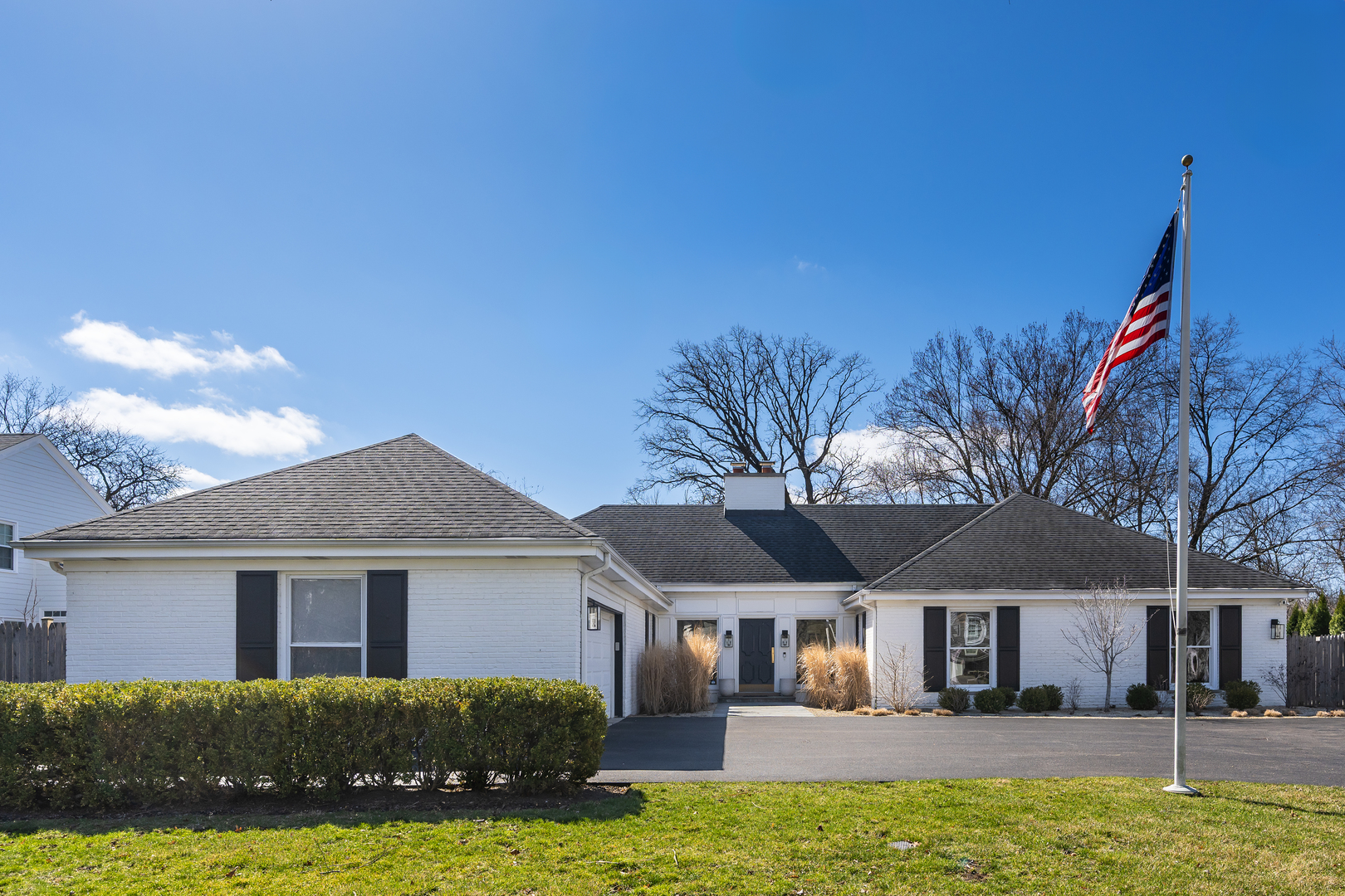 1225 W Deerpath Road