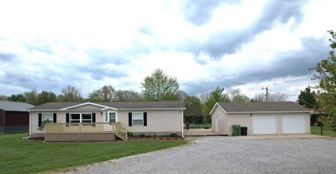 Photo of 16495 E Robin Road, Mt Vernon, IL 62864 (MLS # 12616726)