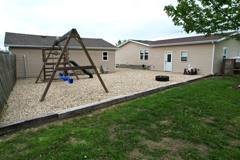 Tiny photo for 16495 E Robin Road, Mt Vernon, IL 62864 (MLS # 12616726)