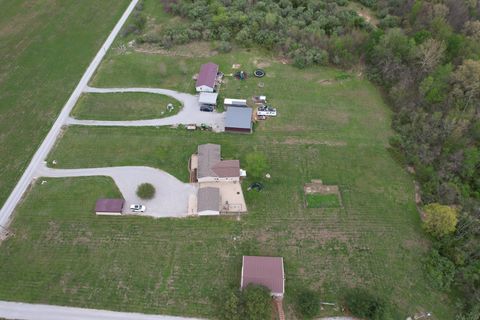 Tiny photo for 16495 E Robin Road, Mt Vernon, IL 62864 (MLS # 12616726)