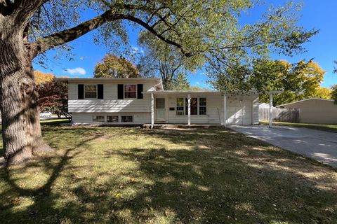 Tiny photo for 3 Scarsdale Road, Montgomery, IL 60538 (MLS # 12444275)