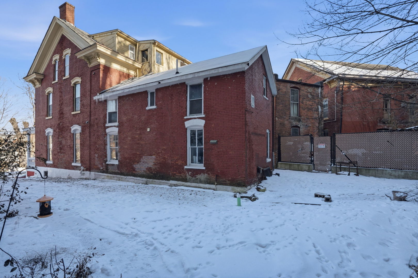 306 W Locust Street