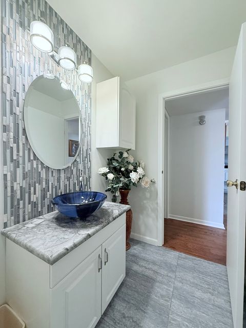 Tiny photo for 28 W Devon Avenue, Glendale Heights, IL 60139 (MLS # 12595130)