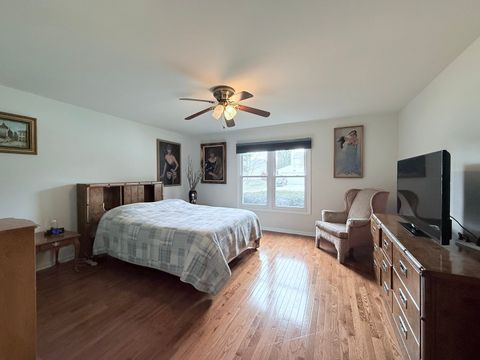 Tiny photo for 28 W Devon Avenue, Glendale Heights, IL 60139 (MLS # 12595130)