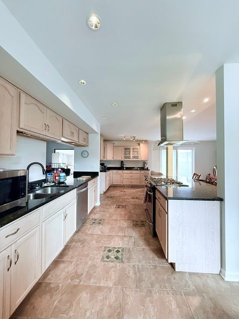 Tiny photo for 28 W Devon Avenue, Glendale Heights, IL 60139 (MLS # 12595130)