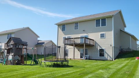 Tiny photo for 4339 55th Avenue, Bettendorf, IA 52722 (MLS # 12694091)