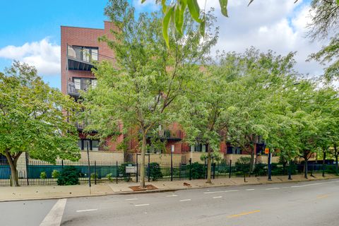 Tiny photo for 31 E 26th Street #4, Chicago, IL 60616 (MLS # 12500507)