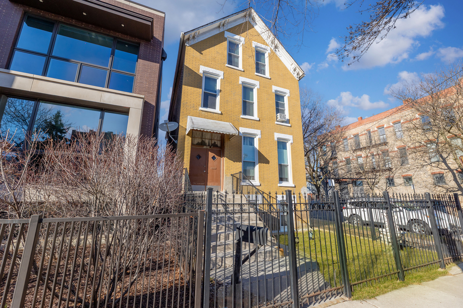 1900 W Huron Street