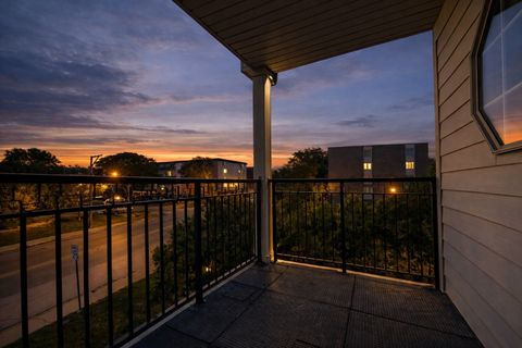 Tiny photo for 5533 LINCOLN Avenue, Morton Grove, IL 60053 (MLS # 12555379)