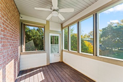 Tiny photo for 5533 LINCOLN Avenue, Morton Grove, IL 60053 (MLS # 12555379)