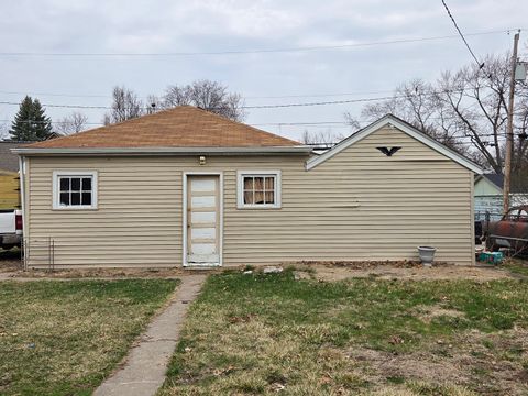 Tiny photo for 916 E 14th Street, Davenport, IA 52803 (MLS # 12601121)