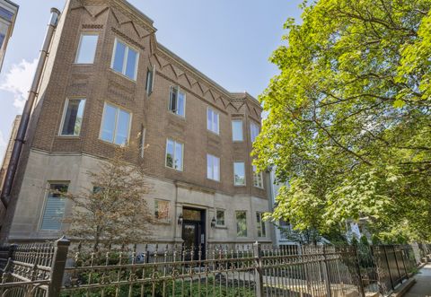 Photo of 1441 W CUYLER Avenue #3E, Chicago, IL 60613 (MLS # 12595814)