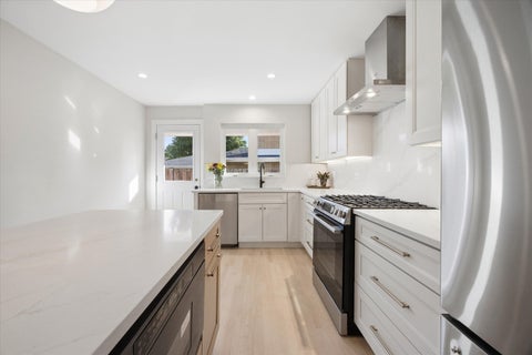 Tiny photo for 5 Larkspur Lane, Clarendon Hills, IL 60514 (MLS # 12773881)