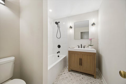 Tiny photo for 5 Larkspur Lane, Clarendon Hills, IL 60514 (MLS # 12773881)