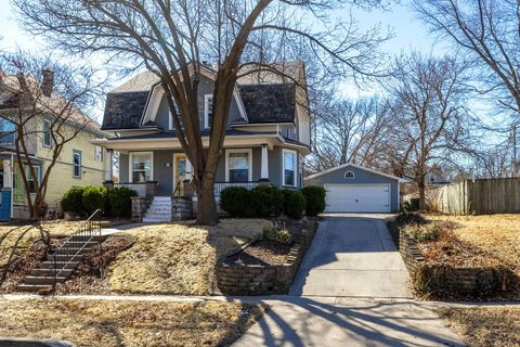 Tiny photo for 1137 Kirkwood Boulevard, Davenport, IA 52803 (MLS # 12584692)