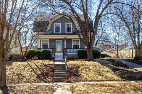 Tiny photo for 1137 Kirkwood Boulevard, Davenport, IA 52803 (MLS # 12584692)