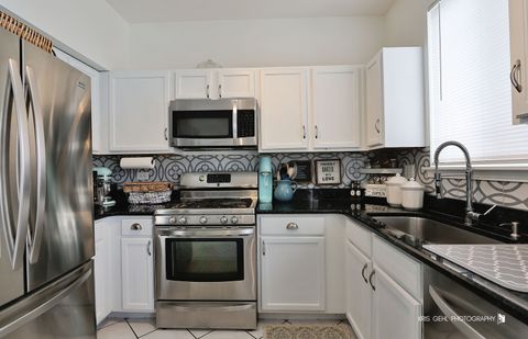 Tiny photo for 1493 Saint James Court, Gurnee, IL 60031 (MLS # 12593922)