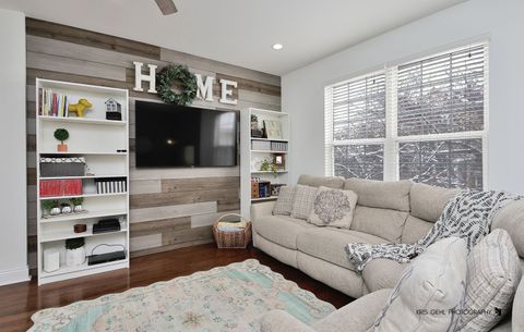 Tiny photo for 1493 Saint James Court, Gurnee, IL 60031 (MLS # 12593922)