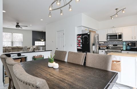 Tiny photo for 1493 Saint James Court, Gurnee, IL 60031 (MLS # 12593922)