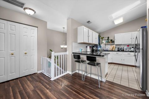 Tiny photo for 1149 Harbor Court #1149, Glendale Heights, IL 60139 (MLS # 12619717)