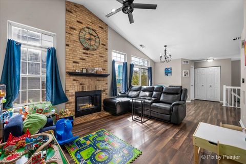 Tiny photo for 1149 Harbor Court #1149, Glendale Heights, IL 60139 (MLS # 12619717)